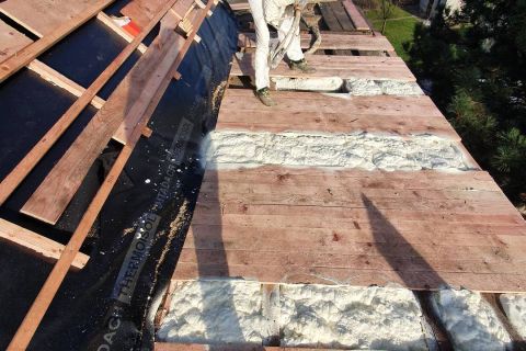 Nadkrovní izolace měkkou PUR pěnou